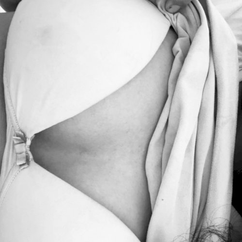 Vender nudes: Aurora